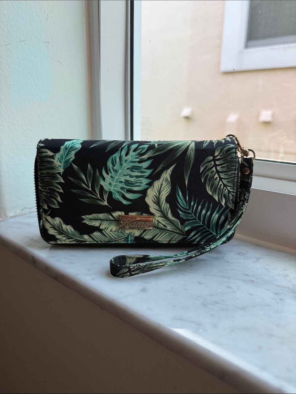 Green Tropical Leaf Wristlet Wallet